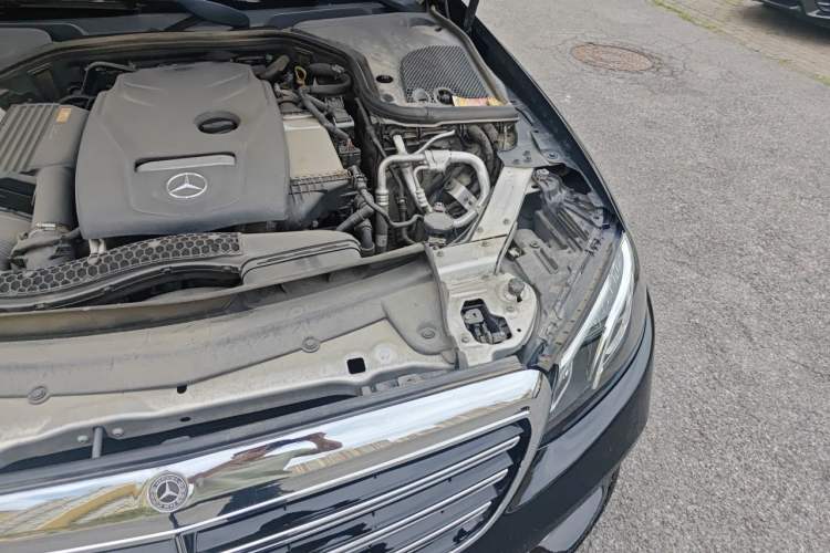 Used Mercedes-Benz E-Class 2016 E 200 L Engine Bay Left