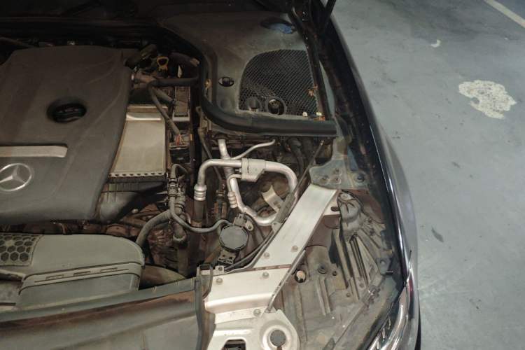 Used Mercedes-Benz E-Class 2016 E 200 L Engine Bay Left