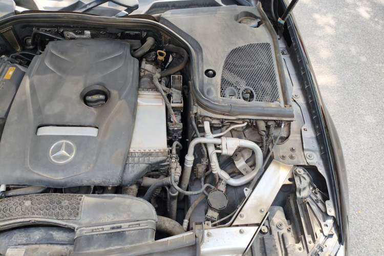 Used Mercedes-Benz E-Class 2016 E 200 L Engine Bay Left
