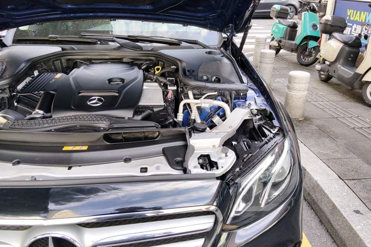 Used Mercedes-Benz E-Class 2016 E 300 L Sporty and Stylish Model Engine Bay Left