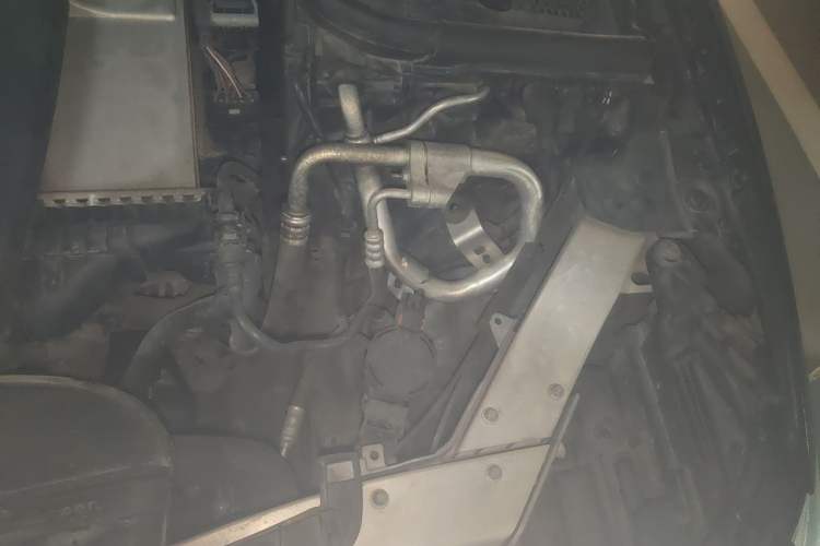 Used Mercedes-Benz E-Class 2016 E 200 L Engine Bay Left