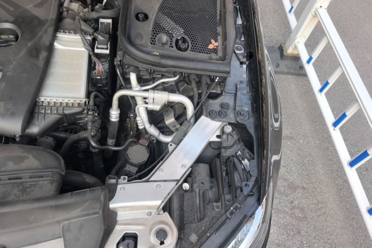 Used Mercedes-Benz E-Class 2016 E 200 L Sport Edition Engine Bay Left