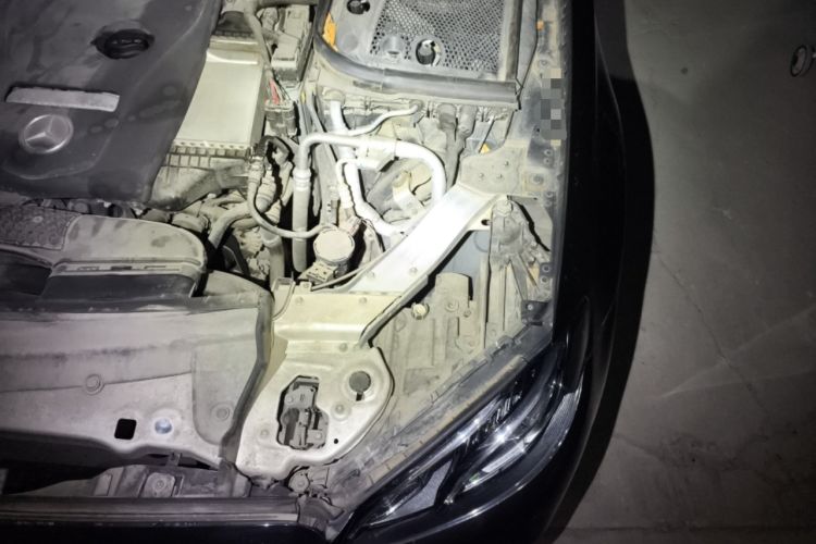 Used Mercedes-Benz E-Class 2016 E 200 L Engine Bay Left