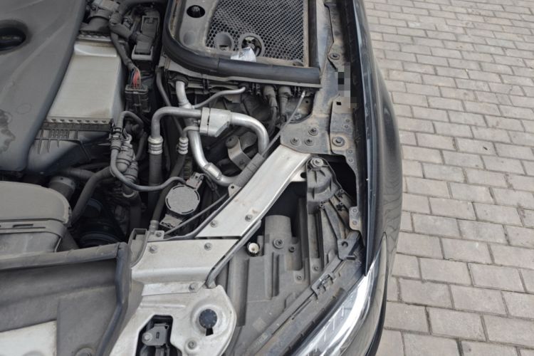 Used Mercedes-Benz E-Class 2016 E 300 L Sporty and Stylish Model Engine Bay Left