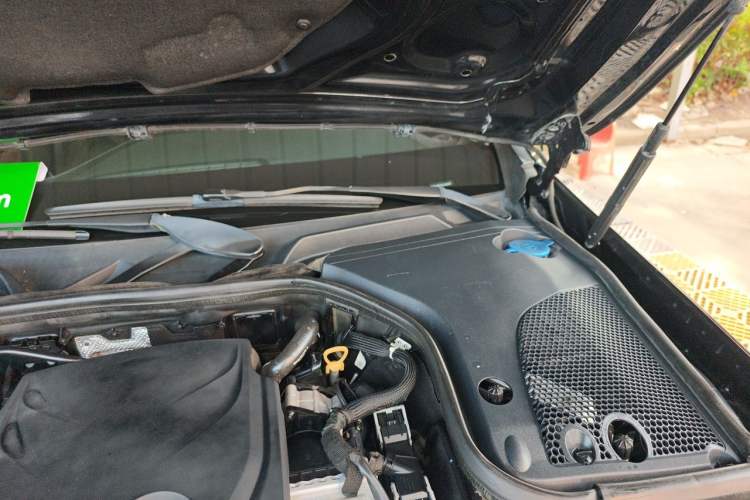 Used Mercedes-Benz E-Class 2016 E 200 L Sport Edition Engine Bay Left