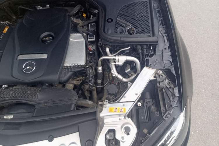 Used Mercedes-Benz E-Class 2016 E 200 L Engine Bay Left
