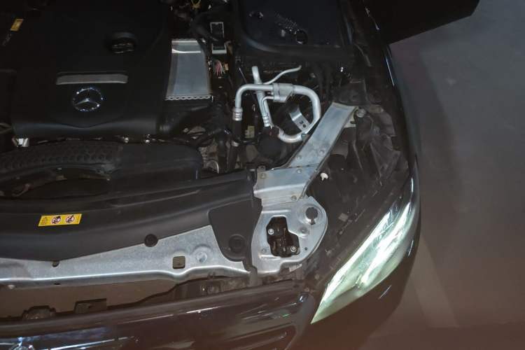 Used Mercedes-Benz E-Class 2016 E 200 L Sport Edition Engine Bay Left