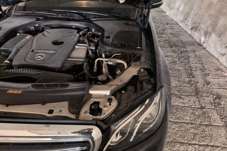Used Mercedes-Benz E-Class 2016 E 200 L Engine Bay Left