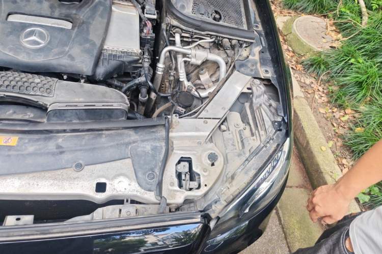 Used Mercedes-Benz E-Class 2016 E 200 L Sport Edition Engine Bay Left