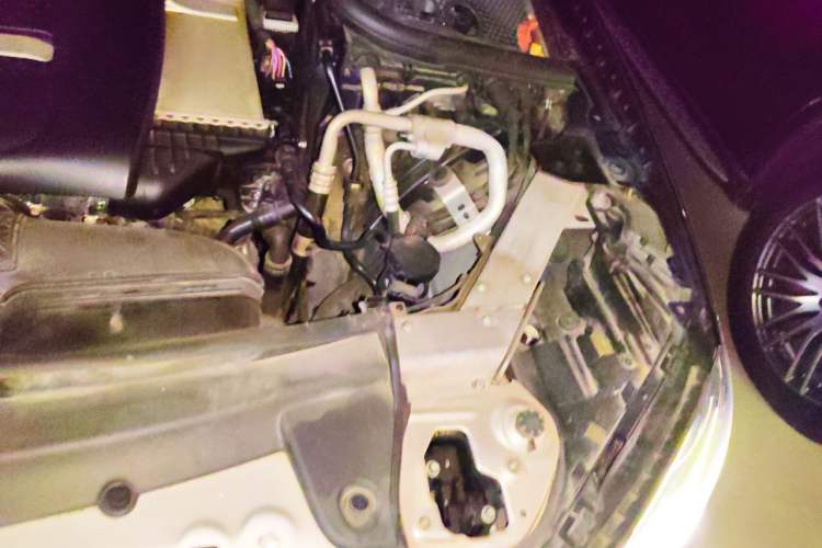 Used Mercedes-Benz E-Class 2016 E 200 L Sport Edition Engine Bay Left