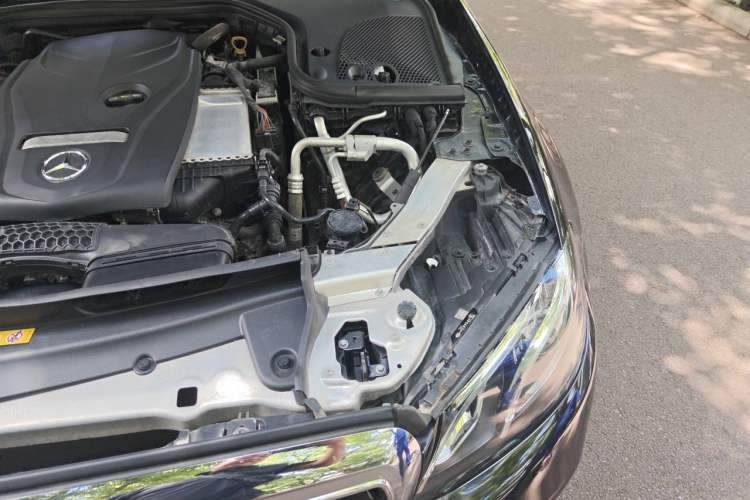 Used Mercedes-Benz E-Class 2016 E 200 L Engine Bay Left