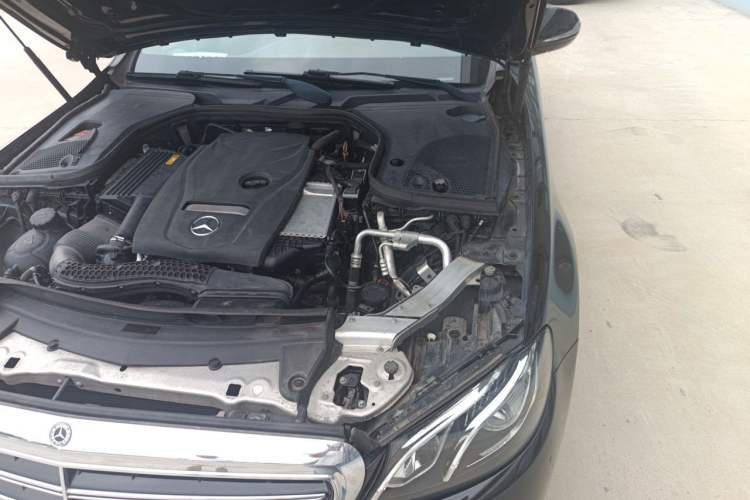 Used Mercedes-Benz E-Class 2016 E 200 L Engine Bay Left