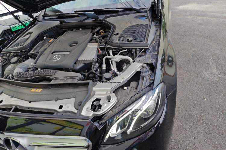 Used Mercedes-Benz E-Class 2016 E 200 L Engine Bay Left