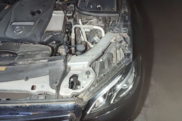 Used Mercedes-Benz E-Class 2016 E 200 L Engine Bay Left