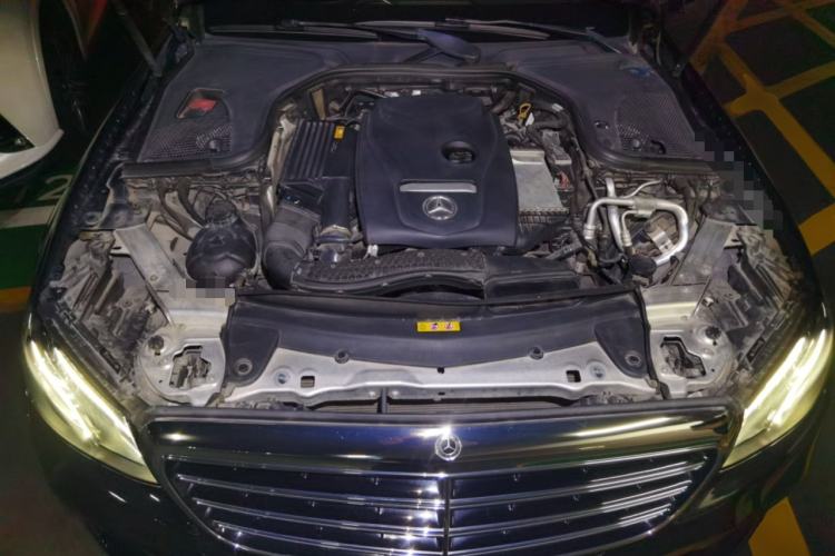 Used Mercedes-Benz E-Class 2016 E 200 L Engine Bay