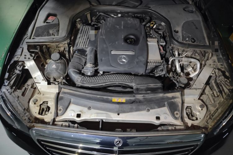 Used Mercedes-Benz E-Class 2016 E 200 L Engine Bay