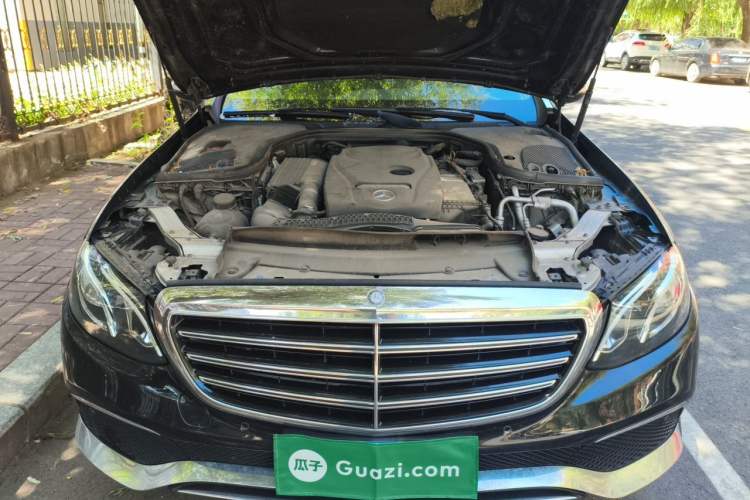 Used Mercedes-Benz E-Class 2016 E 200 L Engine Bay