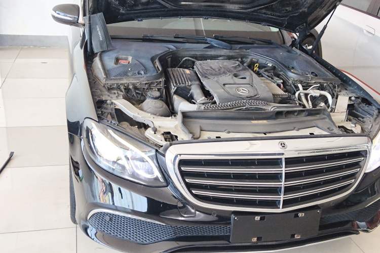 Used Mercedes-Benz E-Class 2016 E 200 L Engine Bay Right