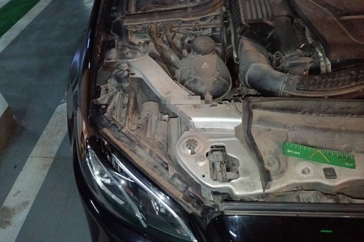 Used Mercedes-Benz E-Class 2016 E 300 L Sporty and Stylish Model Engine Bay Right