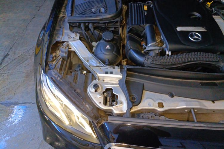 Used Mercedes-Benz E-Class 2016 E 300 L Sporty and Stylish Model Engine Bay Right