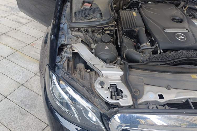 Used Mercedes-Benz E-Class 2016 E 200 L Engine Bay Right