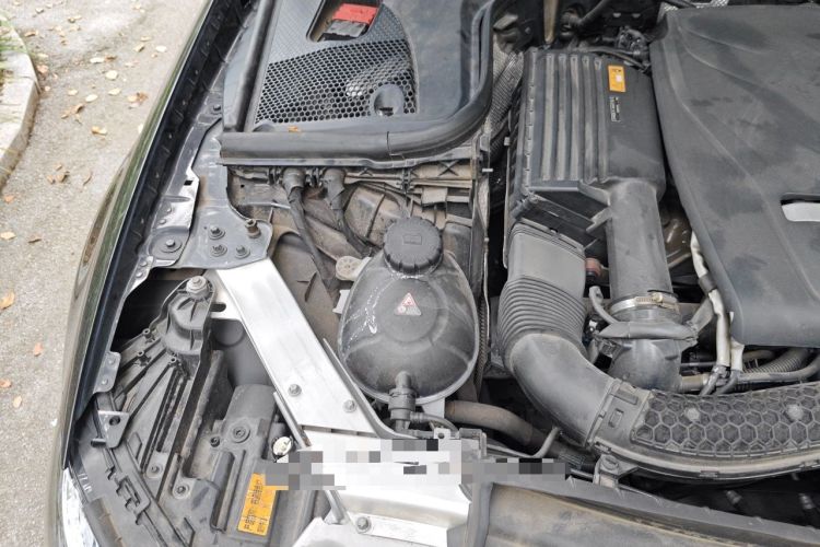 Used Mercedes-Benz E-Class 2016 E 300 L Sporty and Stylish Model Engine Bay Right