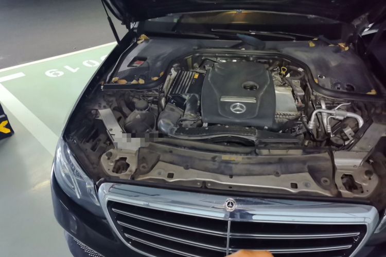 Used Mercedes-Benz E-Class 2016 E 200 L Engine Bay Right