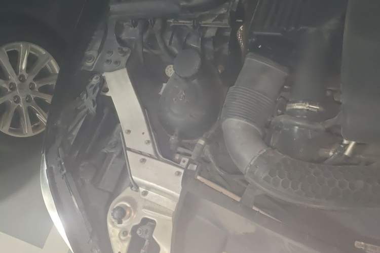 Used Mercedes-Benz E-Class 2016 E 200 L Engine Bay Right