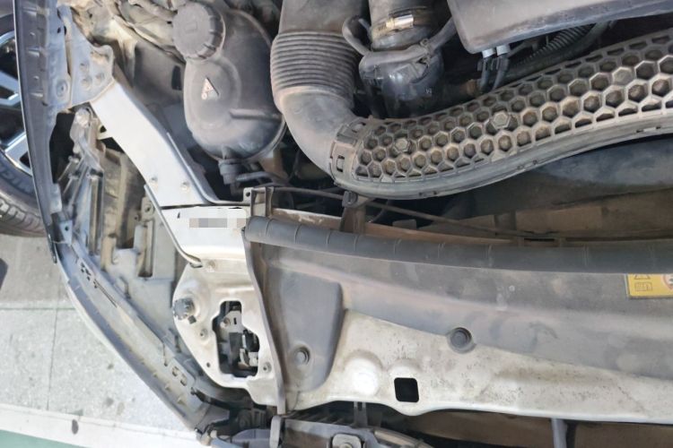 Used Mercedes-Benz E-Class 2016 E 200 L Engine Bay Right
