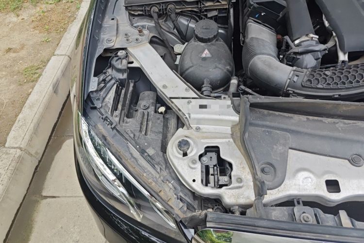 Used Mercedes-Benz E-Class 2016 E 300 L Stylish Model Engine Bay Right