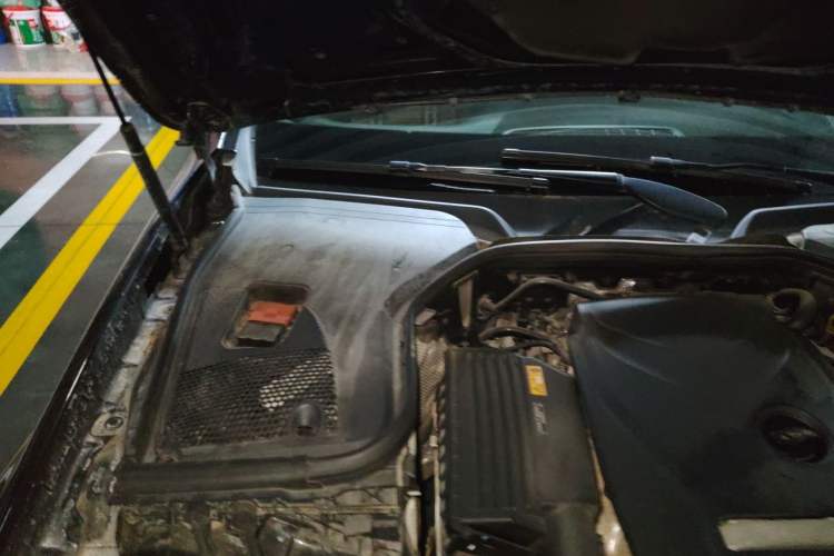 Used Mercedes-Benz E-Class 2016 E 300 L Stylish Model Engine Bay Right