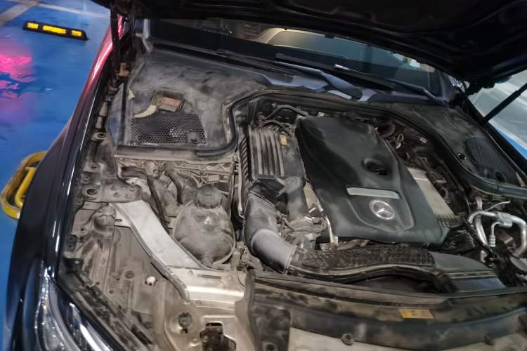 Used Mercedes-Benz E-Class 2016 E 200 L Engine Bay Right