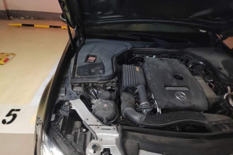 Used Mercedes-Benz E-Class 2016 E 300 L Sporty and Stylish Model Engine Bay Right