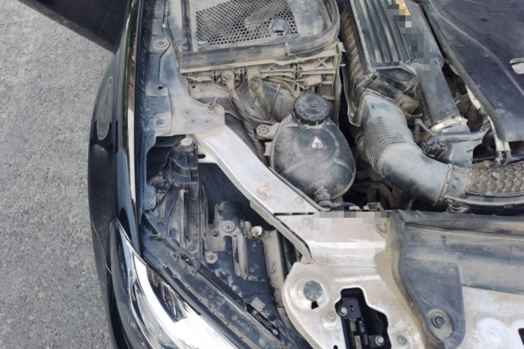 Used Mercedes-Benz E-Class 2016 E 200 L Engine Bay Right