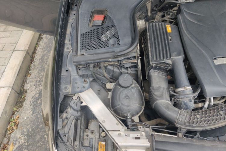 Used Mercedes-Benz E-Class 2016 E 200 L Sport Edition Engine Bay Right