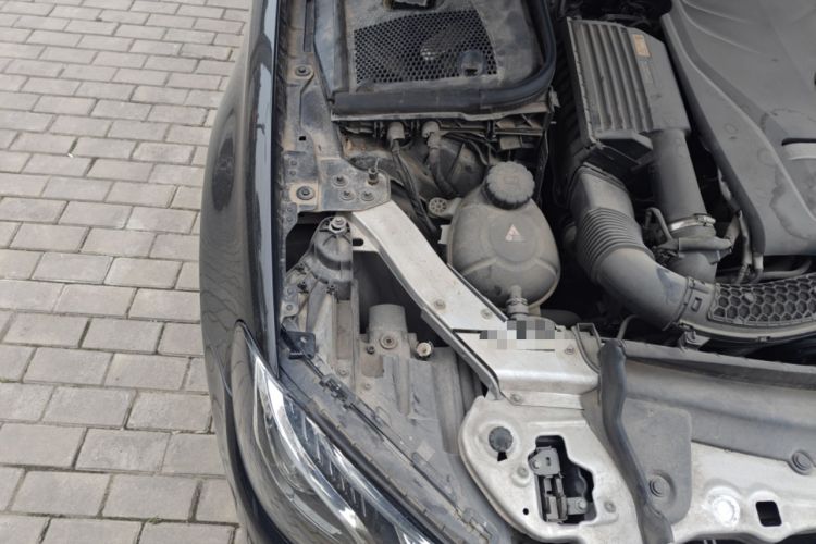 Used Mercedes-Benz E-Class 2016 E 300 L Sporty and Stylish Model Engine Bay Right