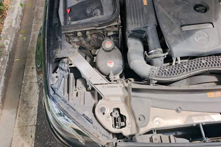 Used Mercedes-Benz E-Class 2016 E 200 L Engine Bay Right