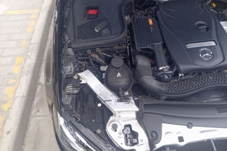 Used Mercedes-Benz E-Class 2016 E 200 L Engine Bay Right