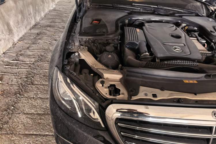 Used Mercedes-Benz E-Class 2016 E 200 L Engine Bay Right