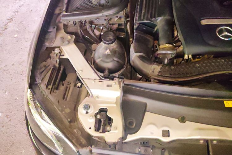 Used Mercedes-Benz E-Class 2016 E 200 L Engine Bay Right