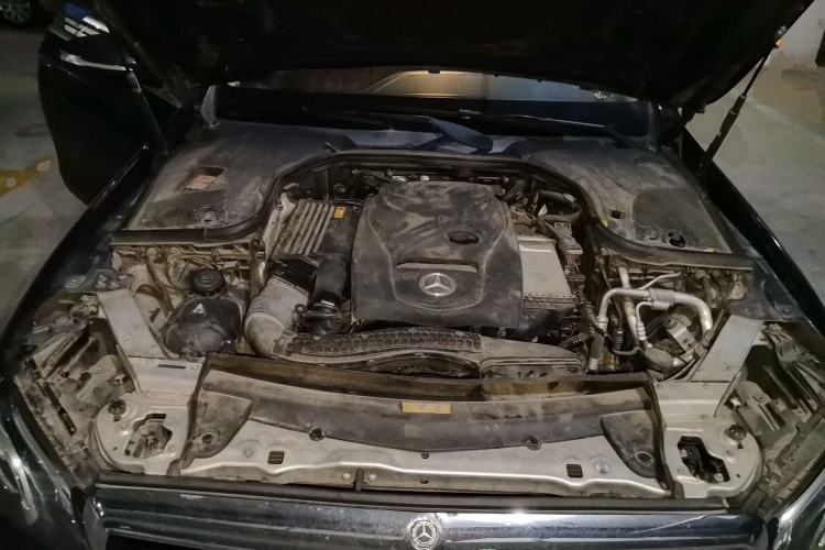 Used Mercedes-Benz E-Class 2016 E 200 L Engine Bay