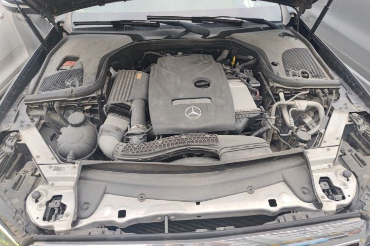 Used Mercedes-Benz E-Class 2016 E 200 L Engine Bay