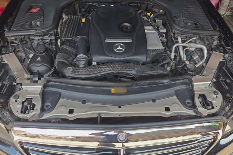 Used Mercedes-Benz E-Class 2016 E 200 L Engine Bay