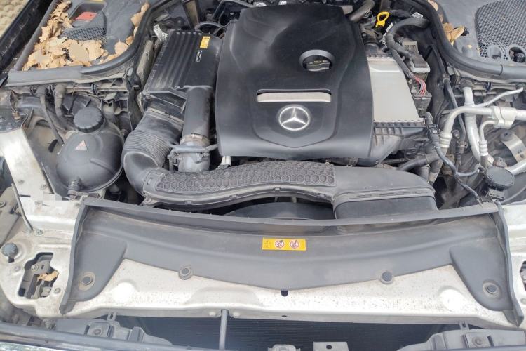 Used Mercedes-Benz E-Class 2016 E 200 L Engine Bay