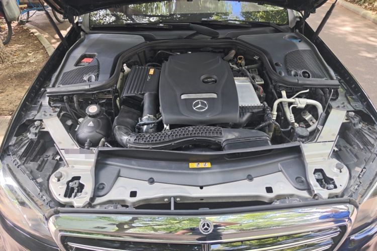 Used Mercedes-Benz E-Class 2016 E 200 L Engine Bay