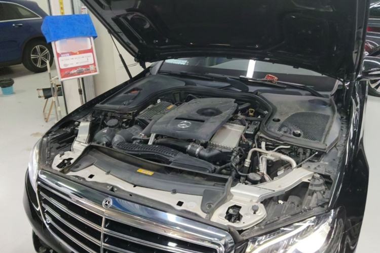Used Mercedes-Benz E-Class 2016 E 200 L Engine Bay