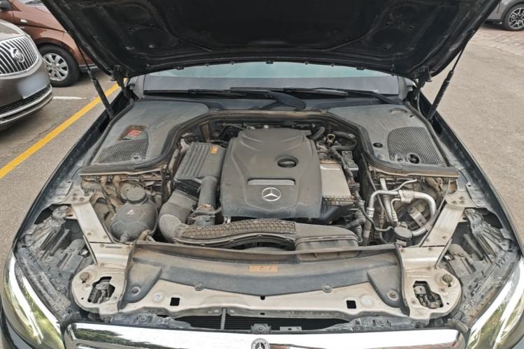 Used Mercedes-Benz E-Class 2016 E 200 L Engine Bay