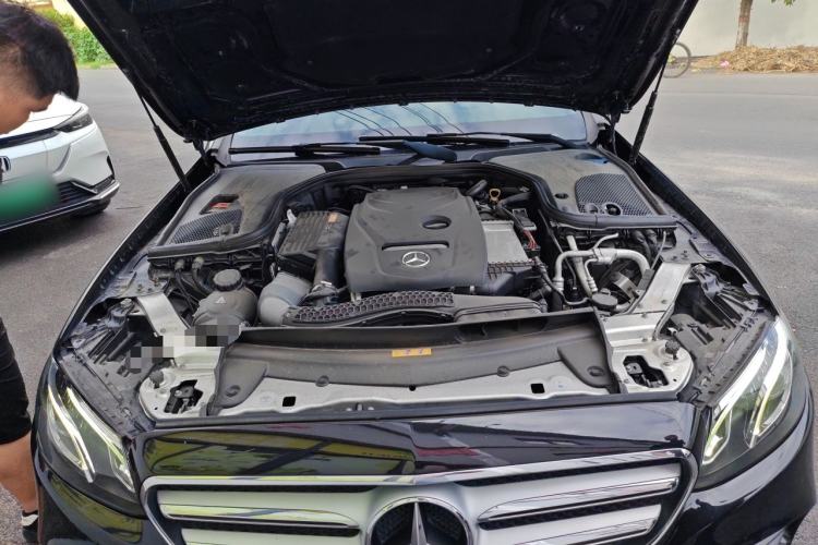 Used Mercedes-Benz E-Class 2016 E 200 L Engine Bay