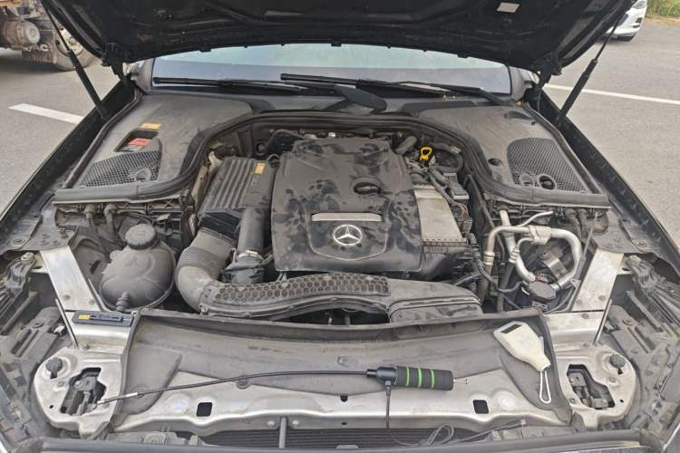 Used Mercedes-Benz E-Class 2016 E 300 L Luxury Model Engine Bay
