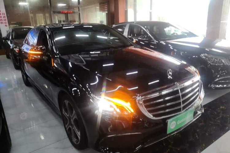Used Mercedes-Benz E-Class 2016 E 300 L Sporty and Stylish Model Exterior 1
